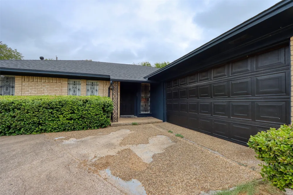 327 Penguin Drive Dallas, TX 75241