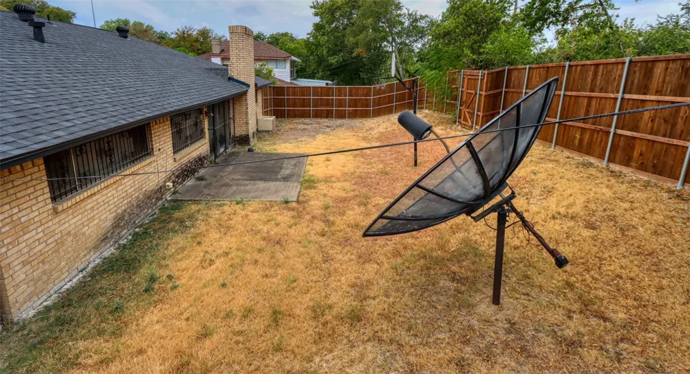 327 Penguin Drive Dallas, TX 75241