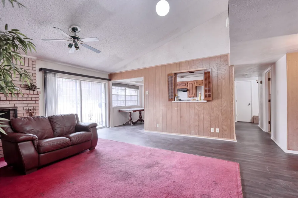 327 Penguin Drive Dallas, TX 75241