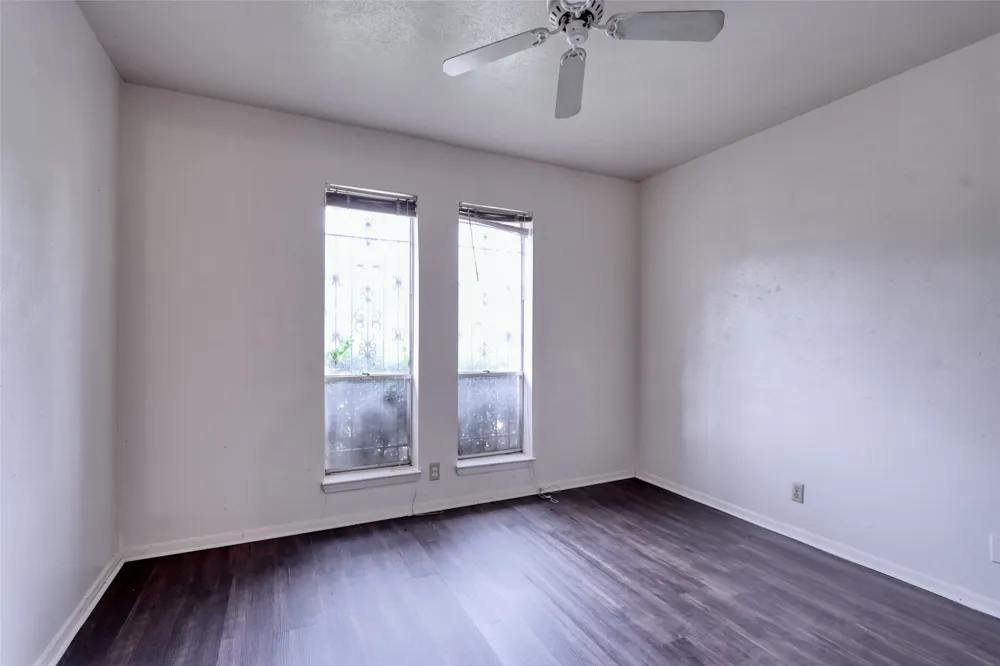 327 Penguin Drive Dallas, TX 75241