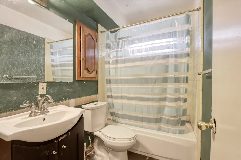 327 Penguin Drive Dallas, TX 75241