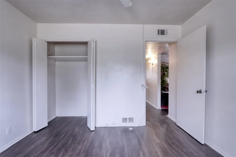 327 Penguin Drive Dallas, TX 75241