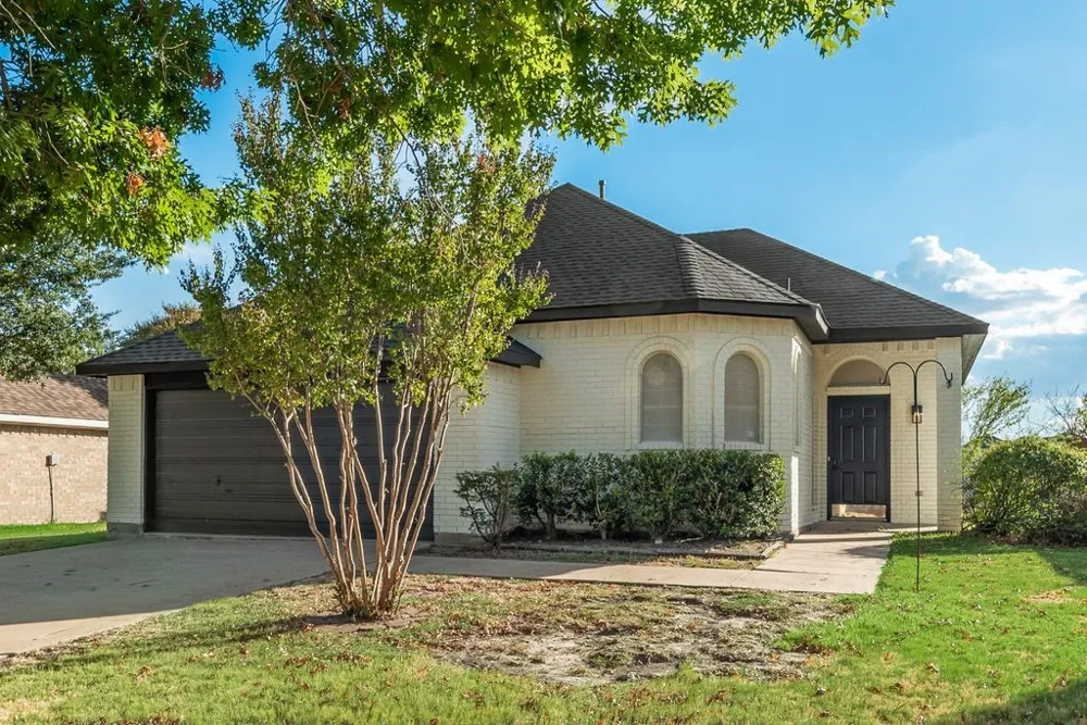 533 Bowie Street Forney, TX 75126