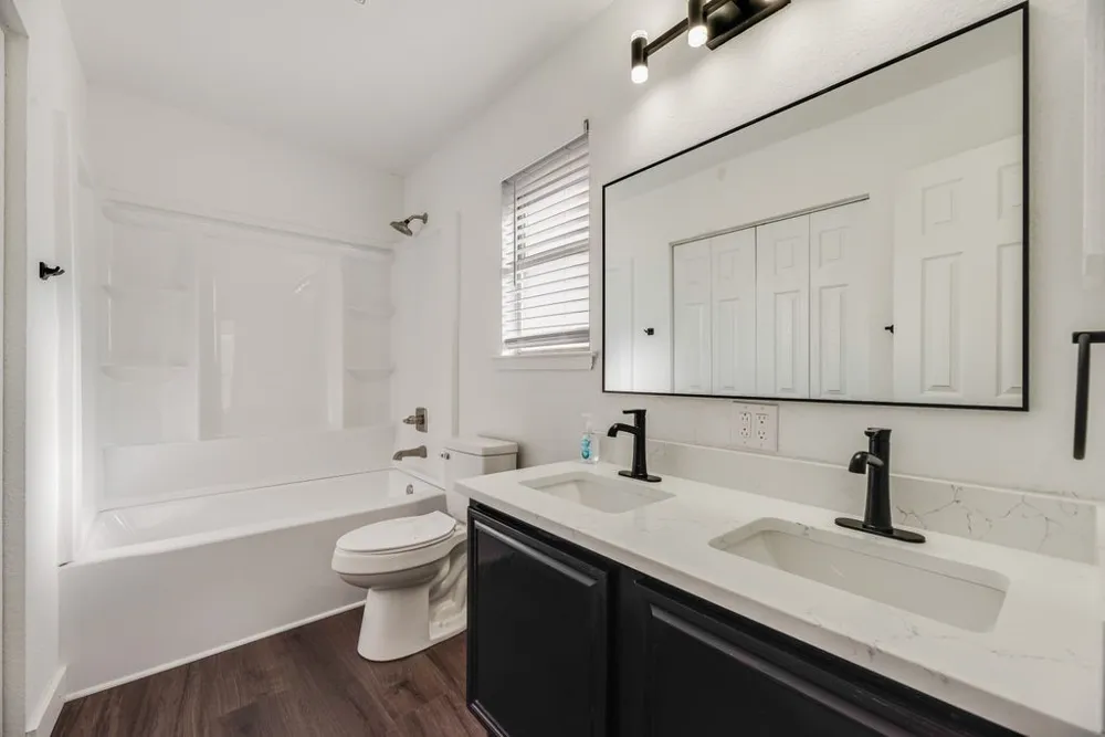 533 Bowie Street Forney, TX 75126
