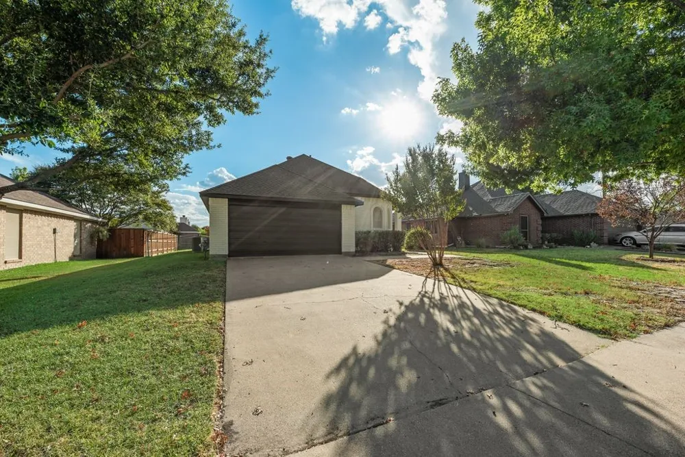 533 Bowie Street Forney, TX 75126