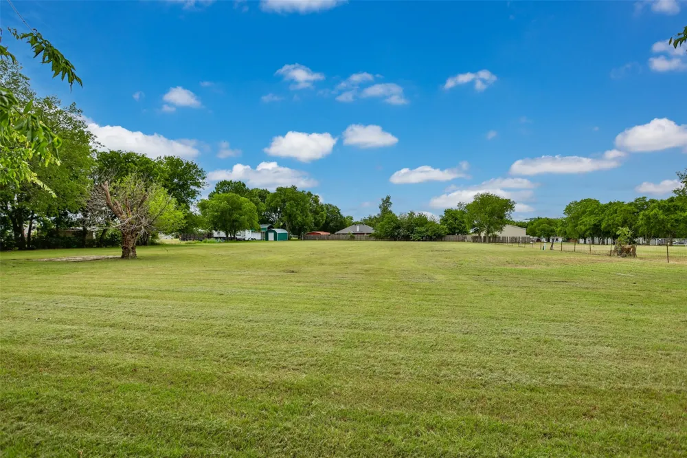 322 E Division Street Muenster, TX 76252