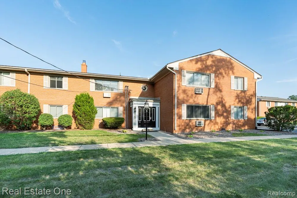 803 PLATE STREET #208 Rochester City, MI 48307