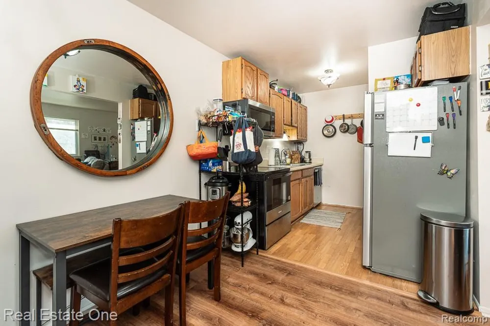 803 PLATE STREET #208 Rochester City, MI 48307