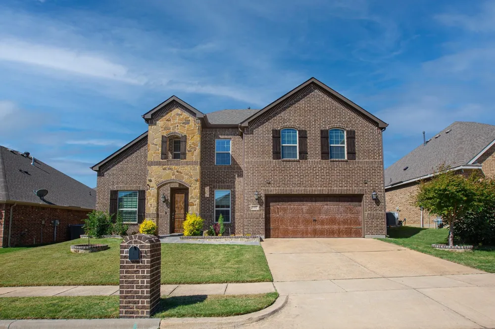 1002 Nail Lane Euless, TX 76040