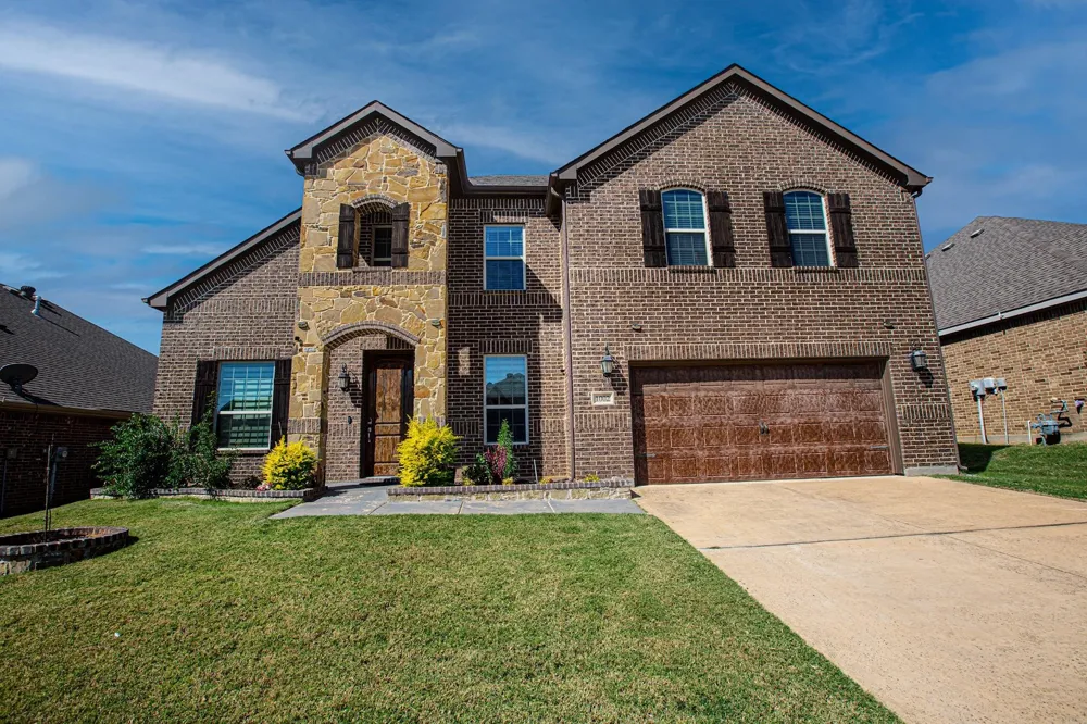 1002 Nail Lane Euless, TX 76040