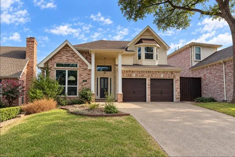802 Crest Ridge Court