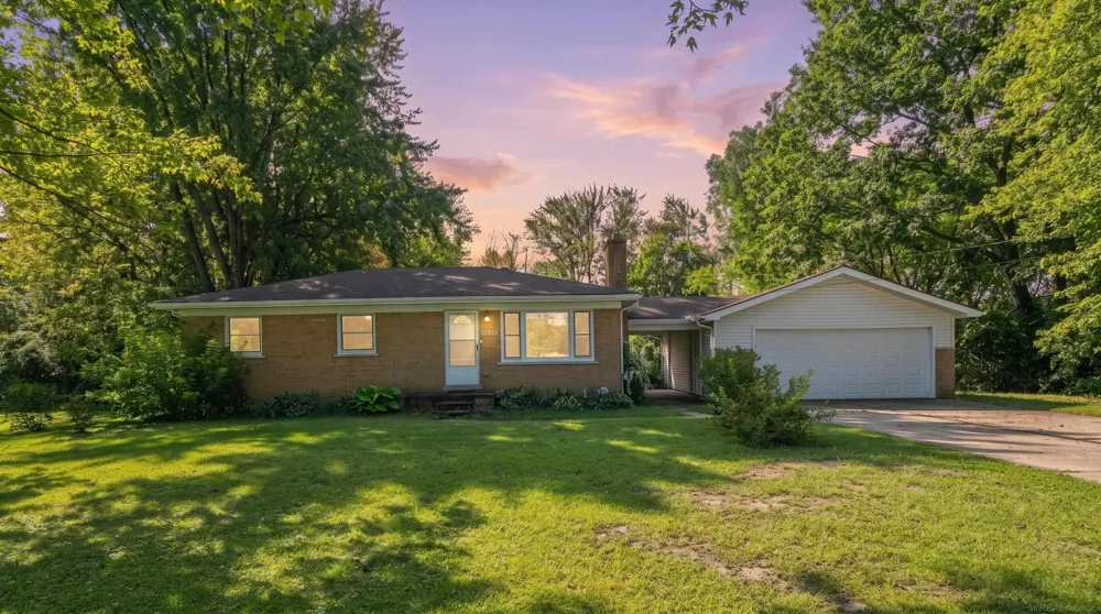 47062 Sugarbush Road Chesterfield Township, MI 48047