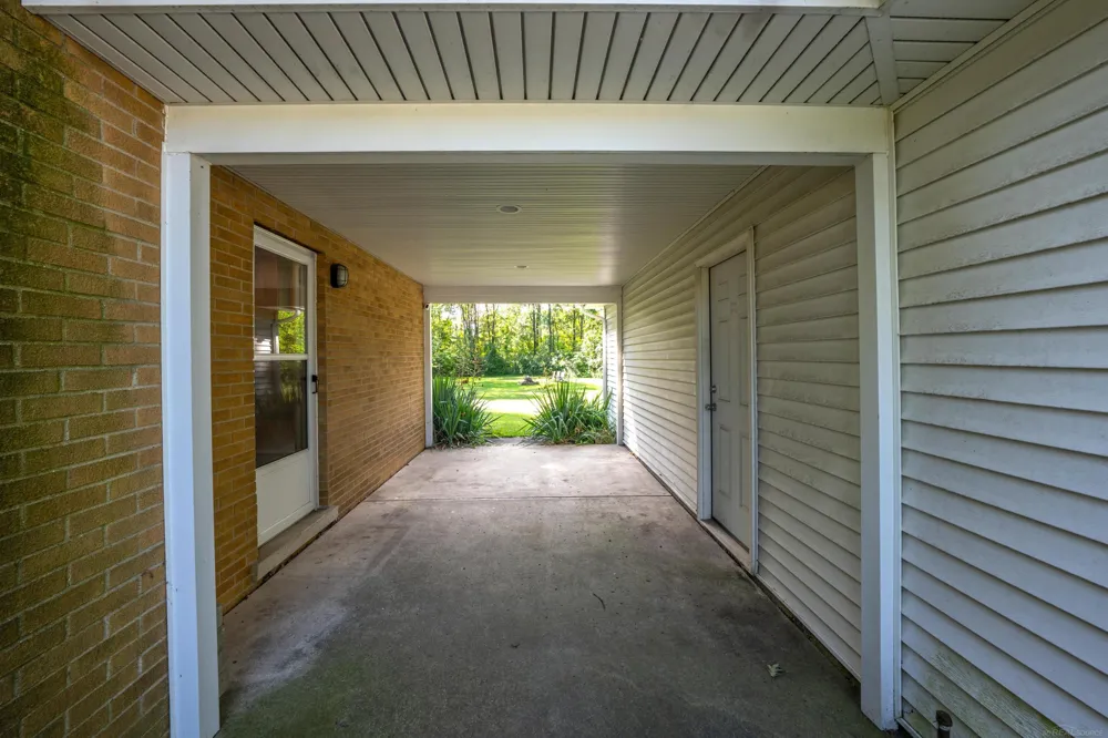 47062 Sugarbush Road Chesterfield Township, MI 48047