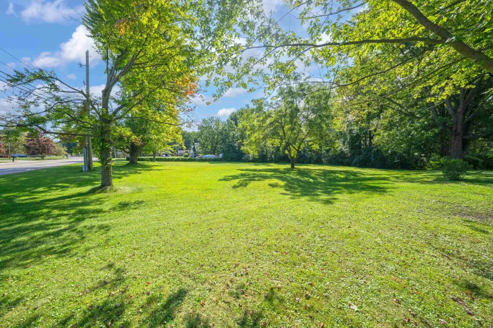 47062 Sugarbush Road Chesterfield Township, MI 48047