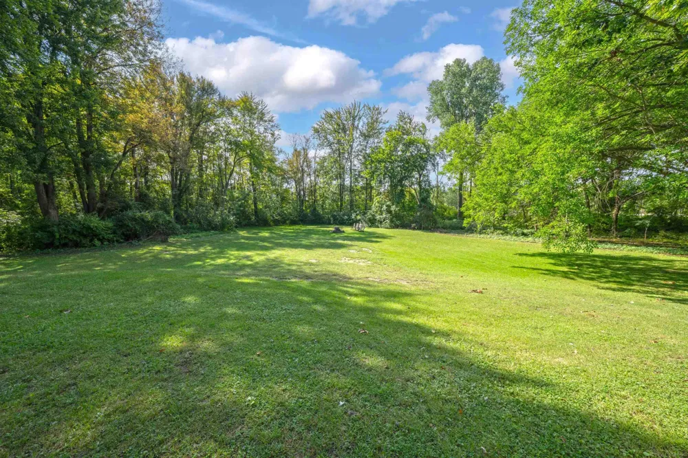 47062 Sugarbush Road Chesterfield Township, MI 48047