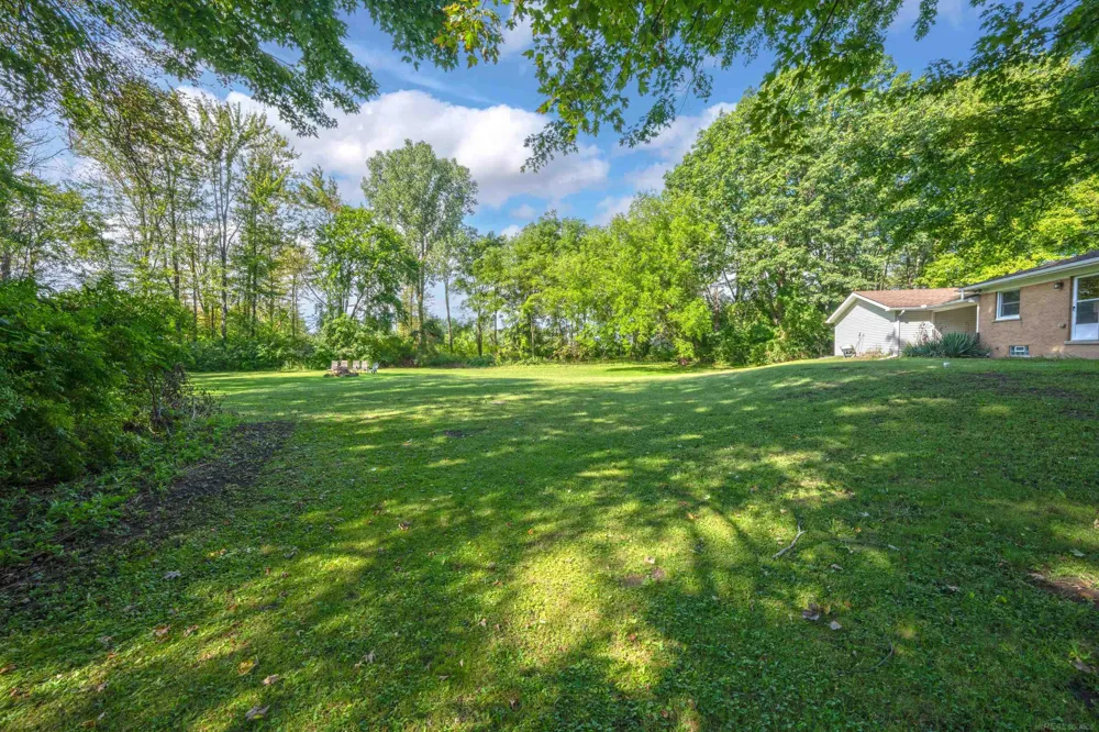 47062 Sugarbush Road Chesterfield Township, MI 48047