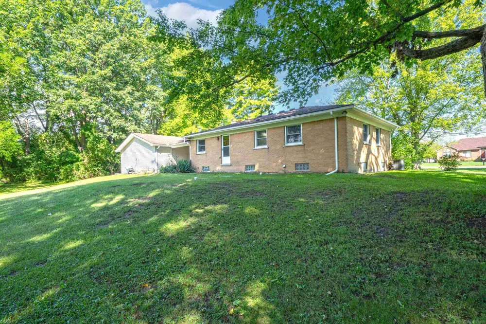 47062 Sugarbush Road Chesterfield Township, MI 48047