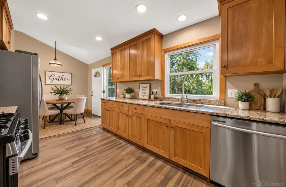 47062 Sugarbush Road Chesterfield Township, MI 48047