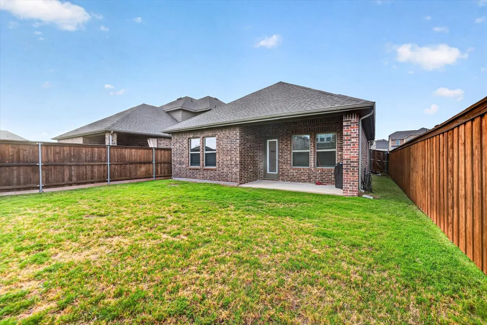 340 Willowmore Drive Little Elm, TX 75068