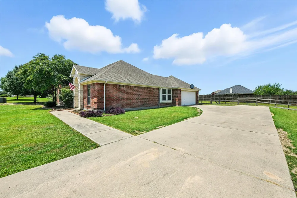 113 Shumard Drive Aledo, TX 76008