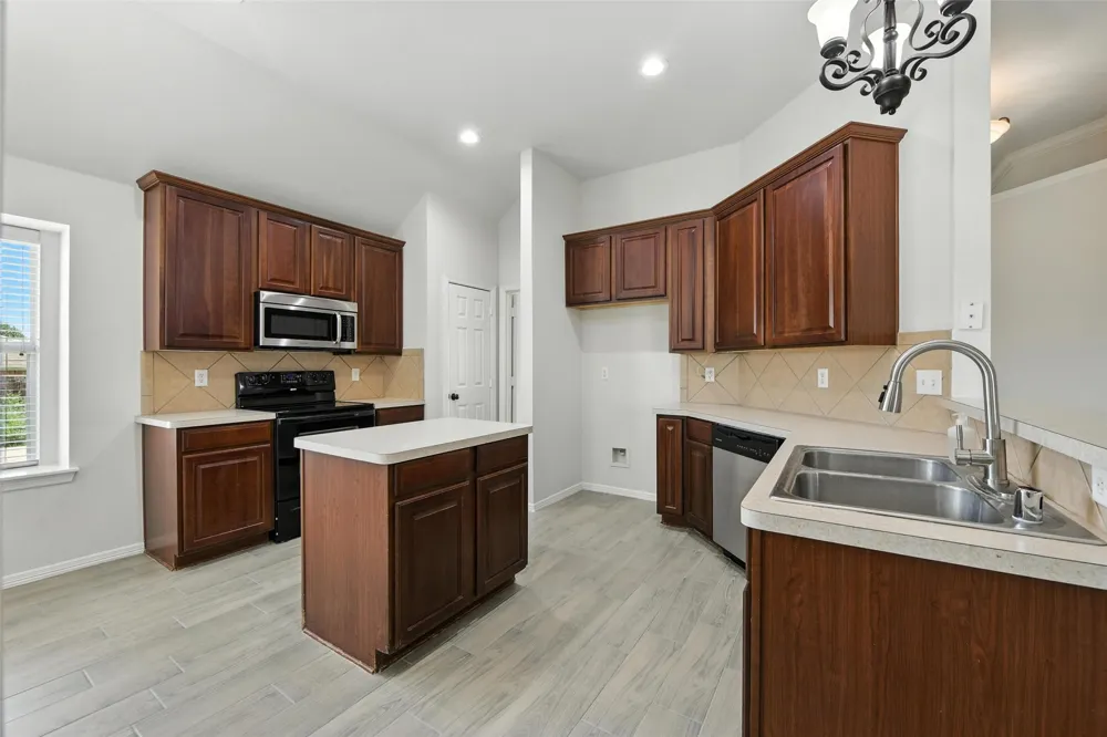113 Shumard Drive Aledo, TX 76008