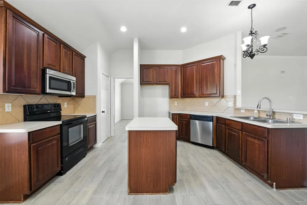 113 Shumard Drive Aledo, TX 76008