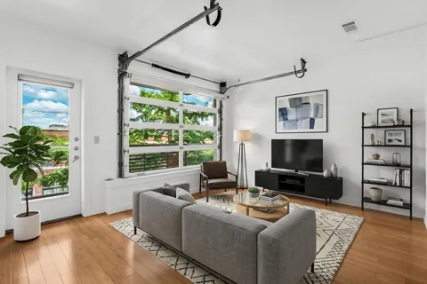 1111 S Akard Street #304