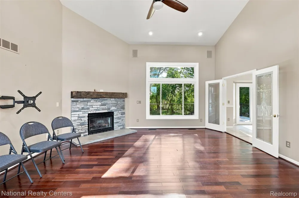 47619 Lamplighter Trail Macomb Township, MI 48044