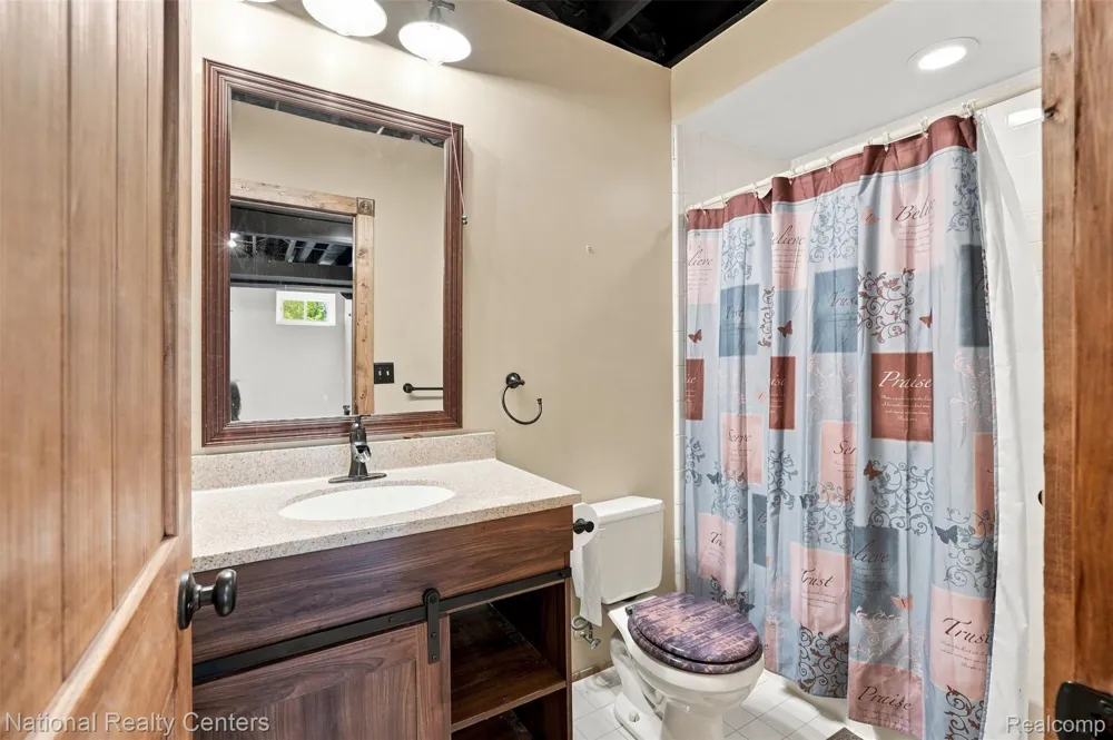 47619 Lamplighter Trail Macomb Township, MI 48044