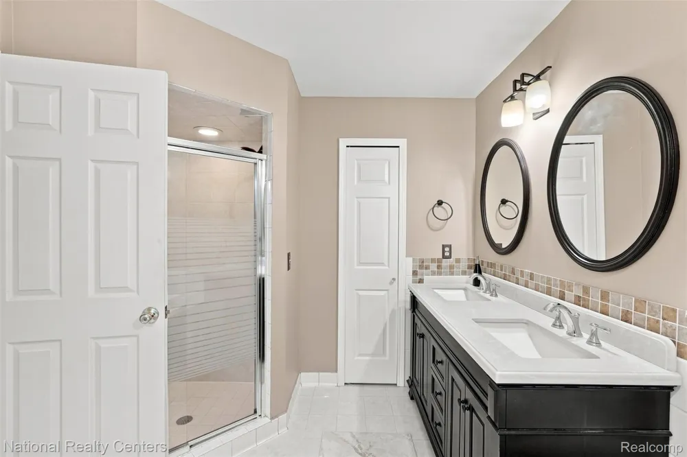 47619 Lamplighter Trail Macomb Township, MI 48044