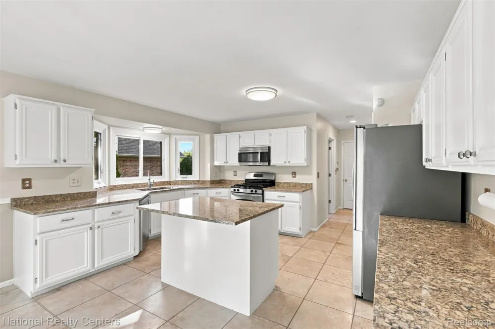 47619 Lamplighter Trail Macomb Township, MI 48044