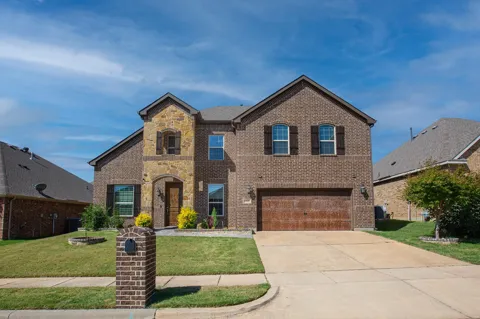 1002 Nail Lane