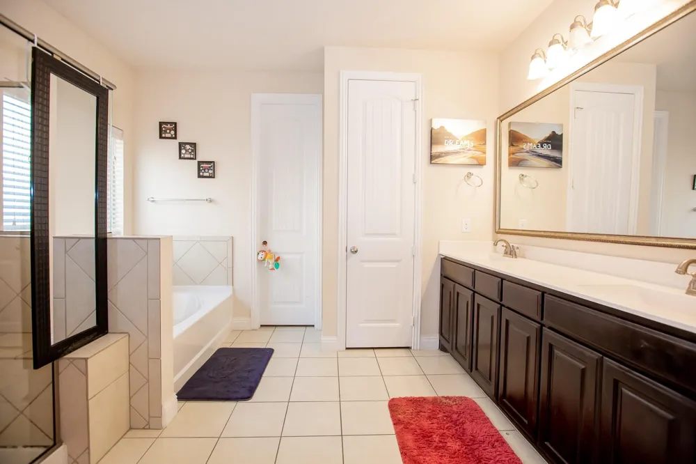 1002 Nail Lane Euless, TX 76040