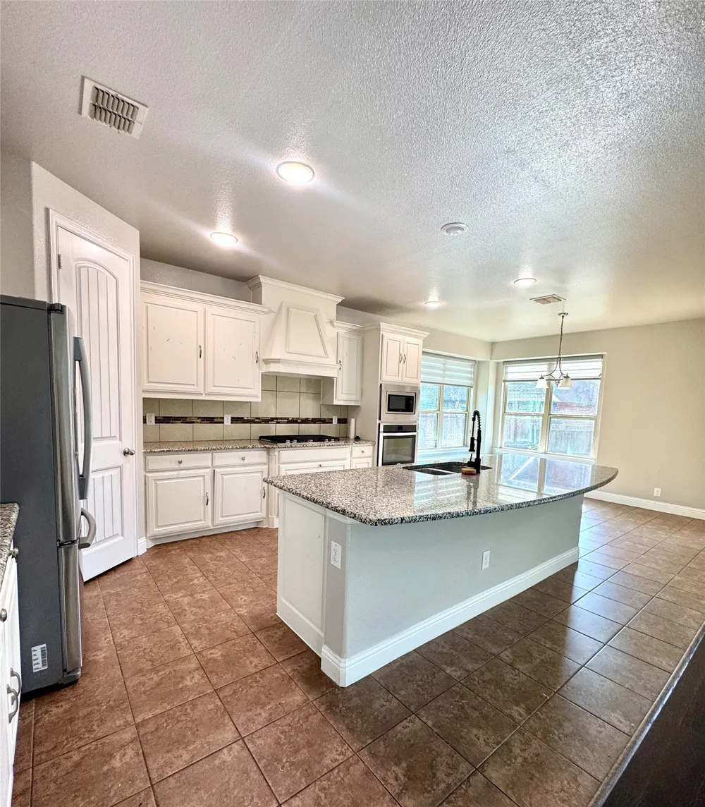 1002 Nail Lane Euless, TX 76040