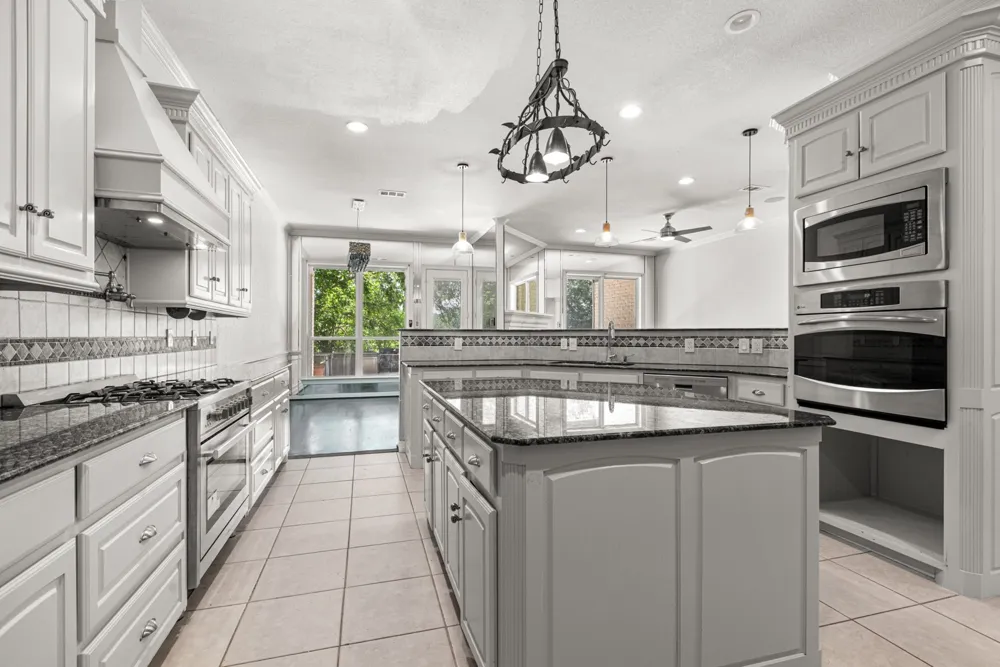 902 Saint George Place DeSoto, TX 75115