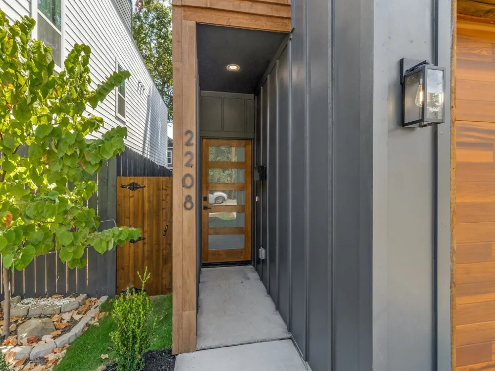 2206 Dyson Street Dallas, TX 75215