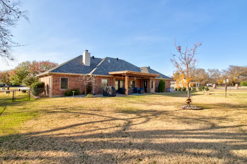 1321 Kiowa Drive E Lake Kiowa, TX 76240