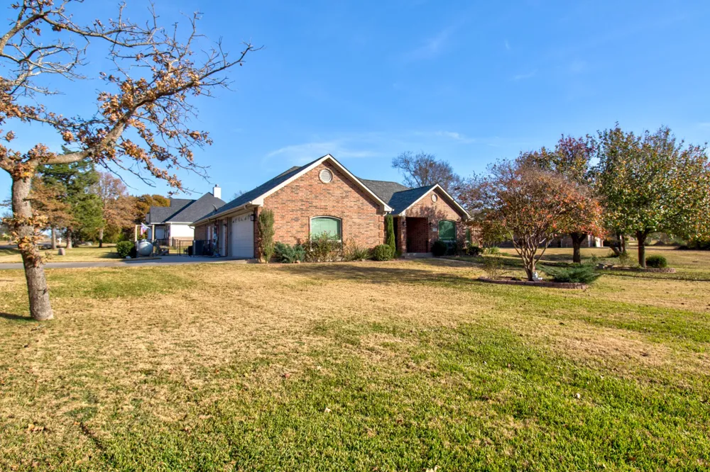 1321 Kiowa Drive E Lake Kiowa, TX 76240