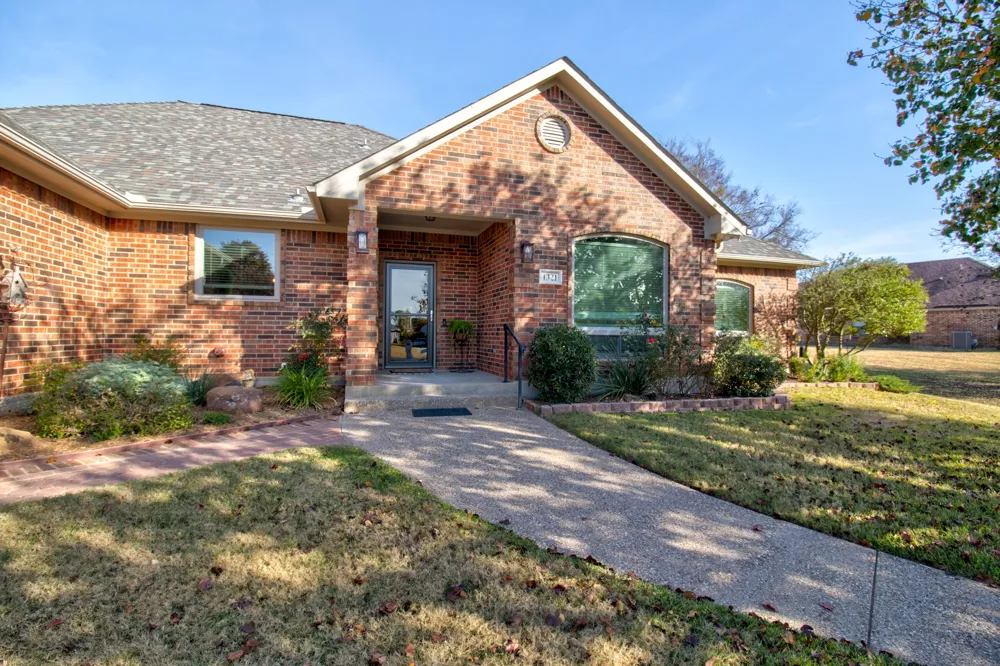 1321 Kiowa Drive E Lake Kiowa, TX 76240