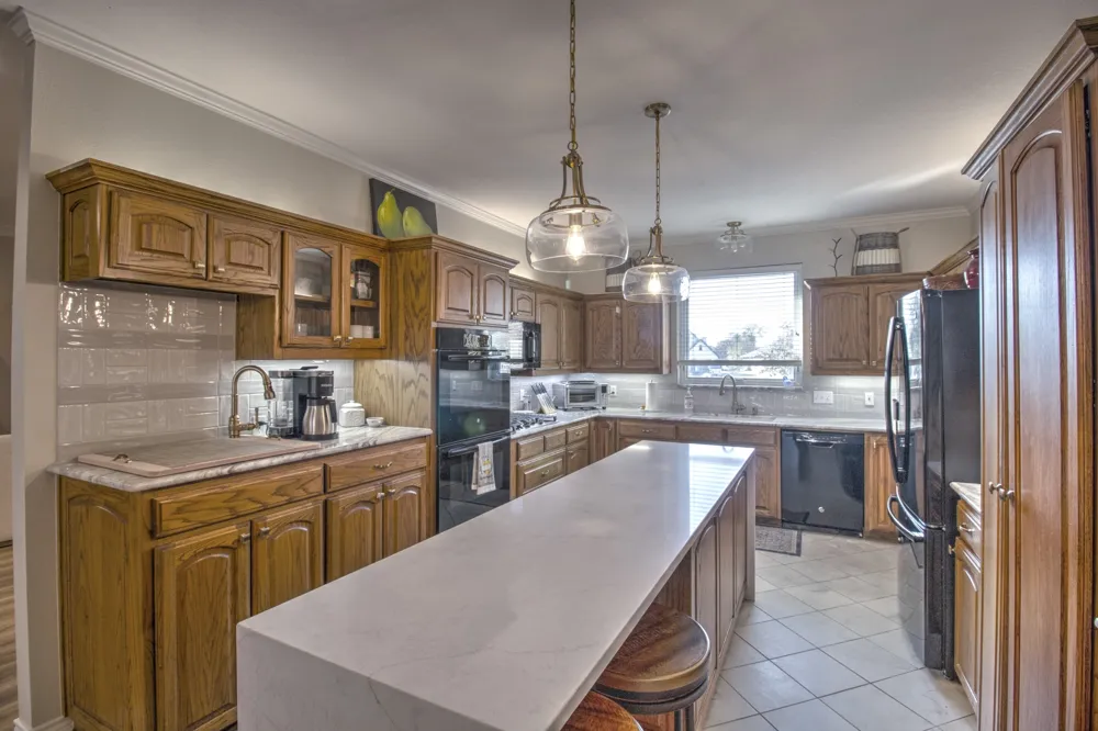 1321 Kiowa Drive E Lake Kiowa, TX 76240