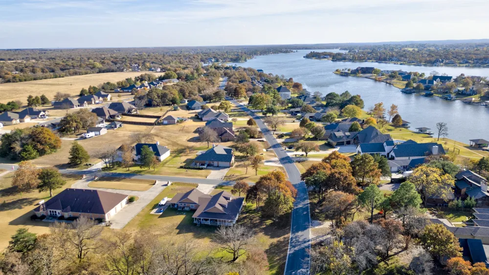 1321 Kiowa Drive E Lake Kiowa, TX 76240