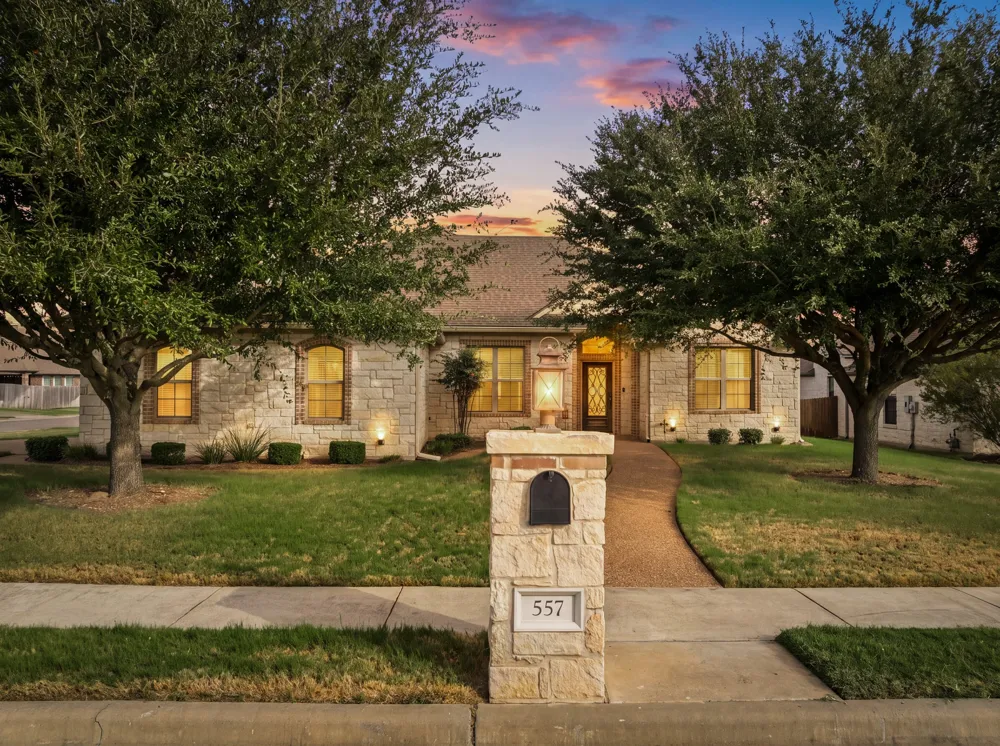 557 Perry Lane Robinson, TX 76706