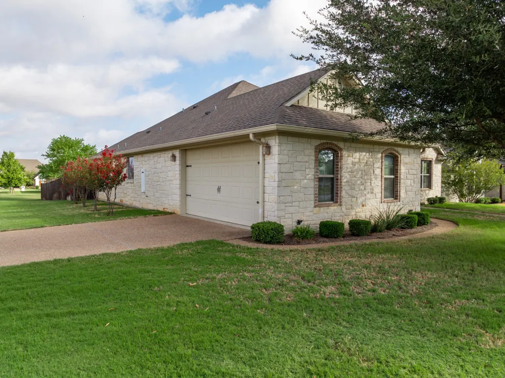 557 Perry Lane Robinson, TX 76706
