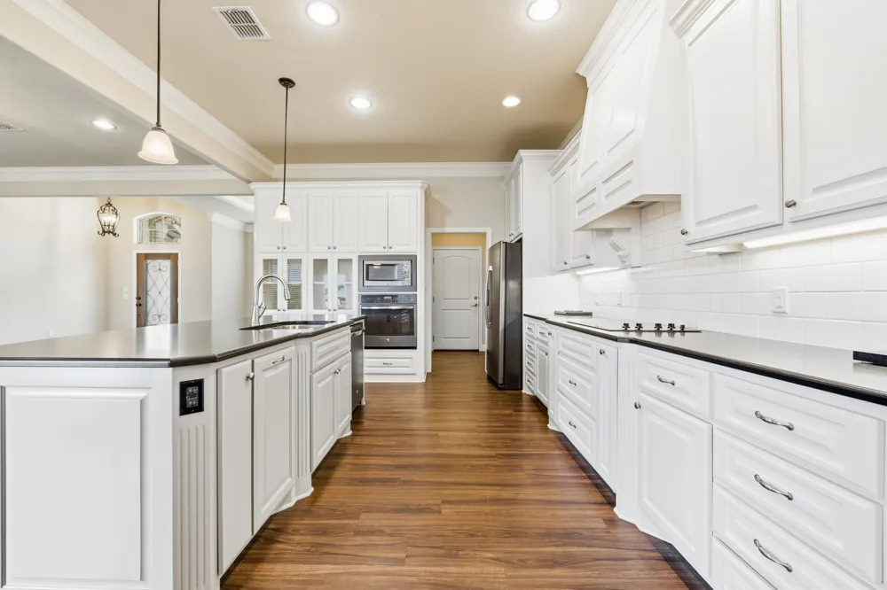 557 Perry Lane Robinson, TX 76706