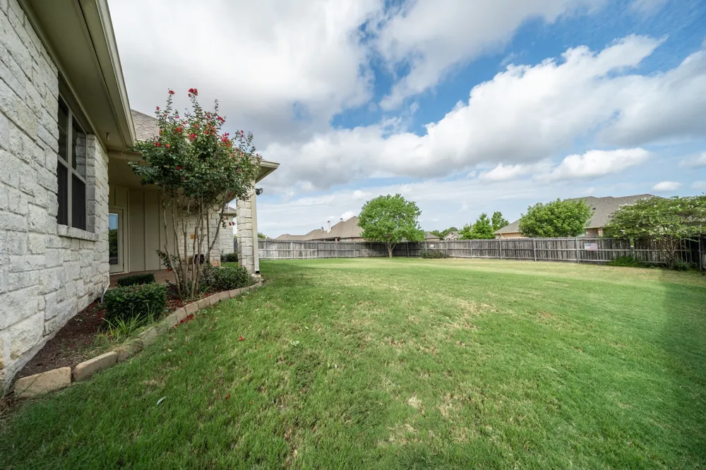 557 Perry Lane Robinson, TX 76706