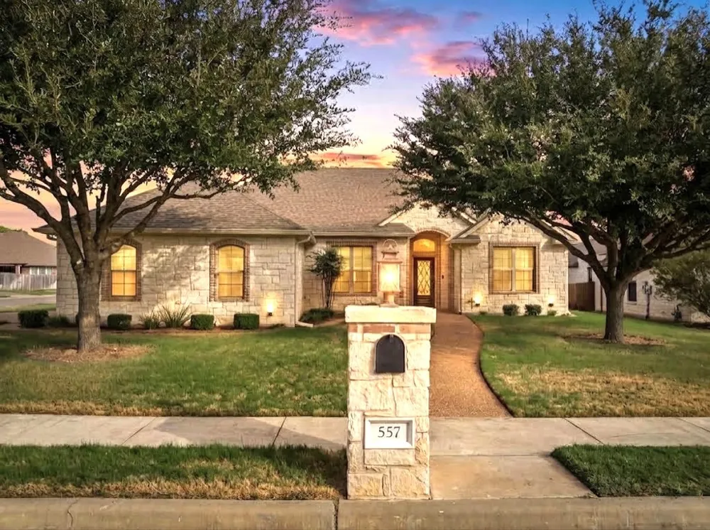 557 Perry Lane Robinson, TX 76706