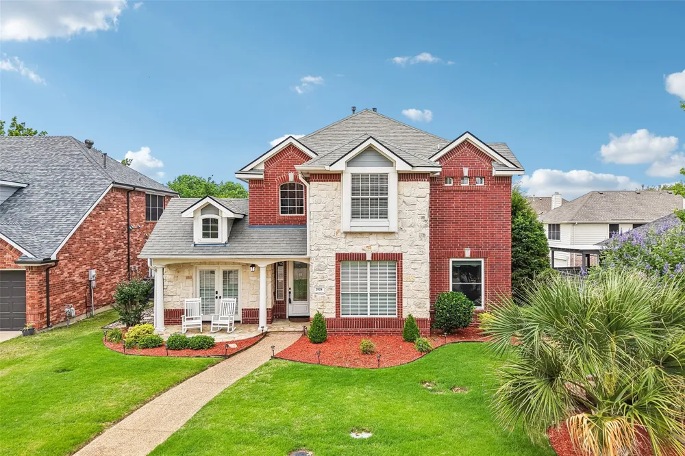 2928 Newport Drive Rockwall, TX 75032