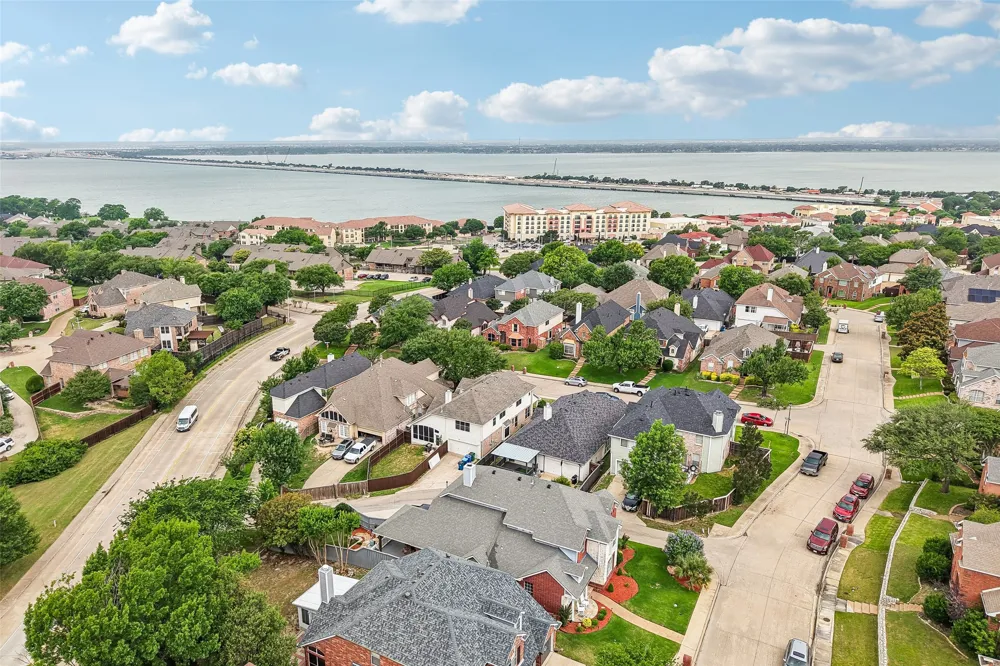 2928 Newport Drive Rockwall, TX 75032