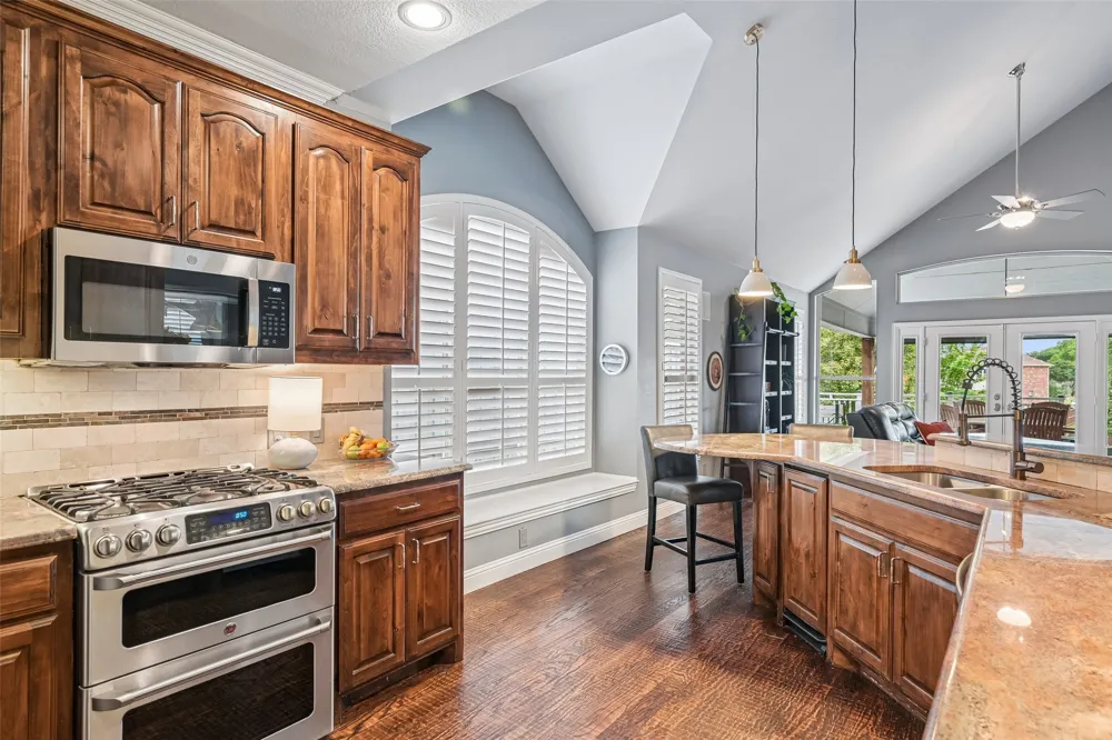 2928 Newport Drive Rockwall, TX 75032