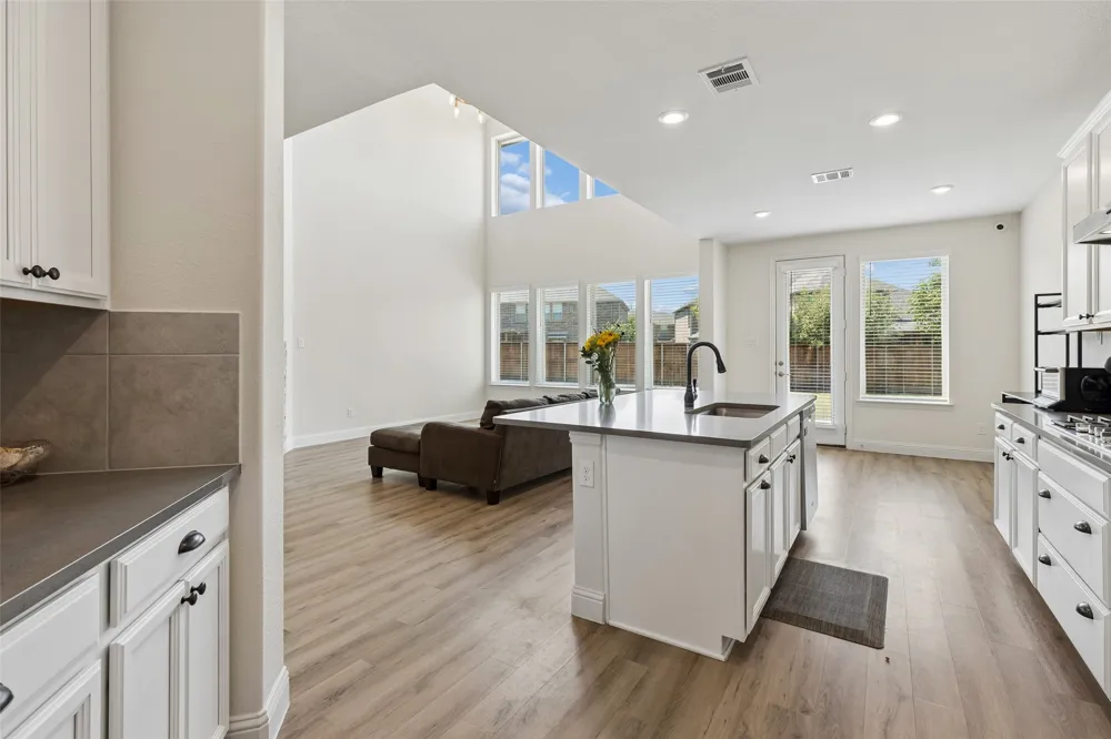 3103 Royal Lane Celina, TX 75009